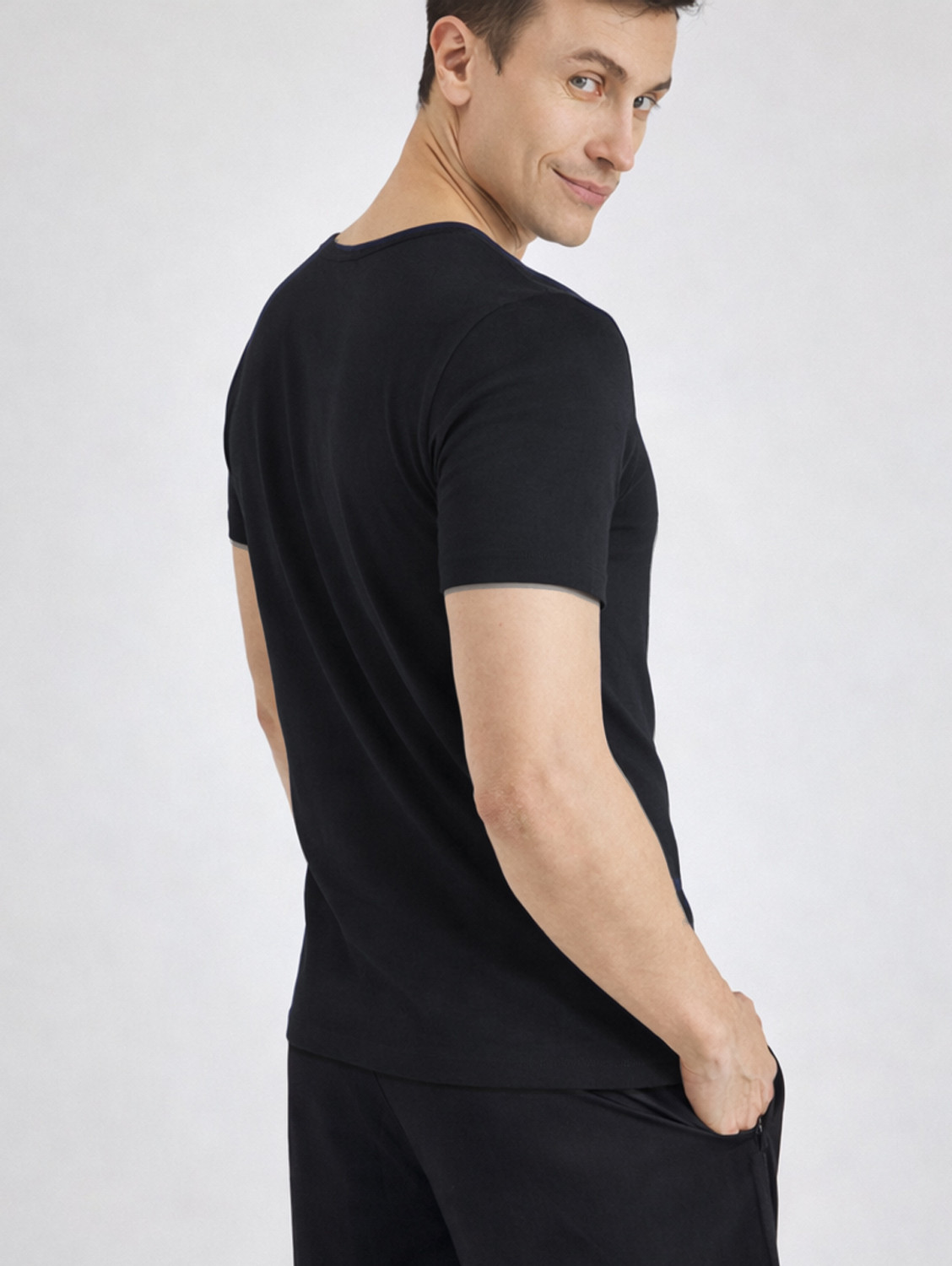 Image of Pepe Jeans Solid Men Round Neck Black T-Shirt