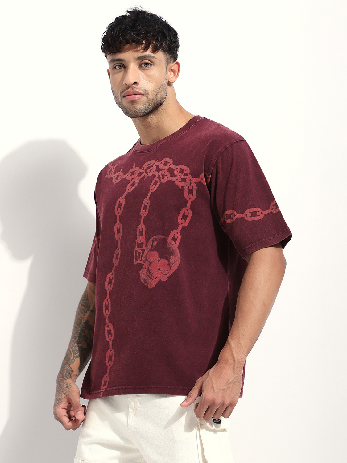Image of DIFFERENCE OF OPINION Printed Men Round Neck Maroon T-Shirt