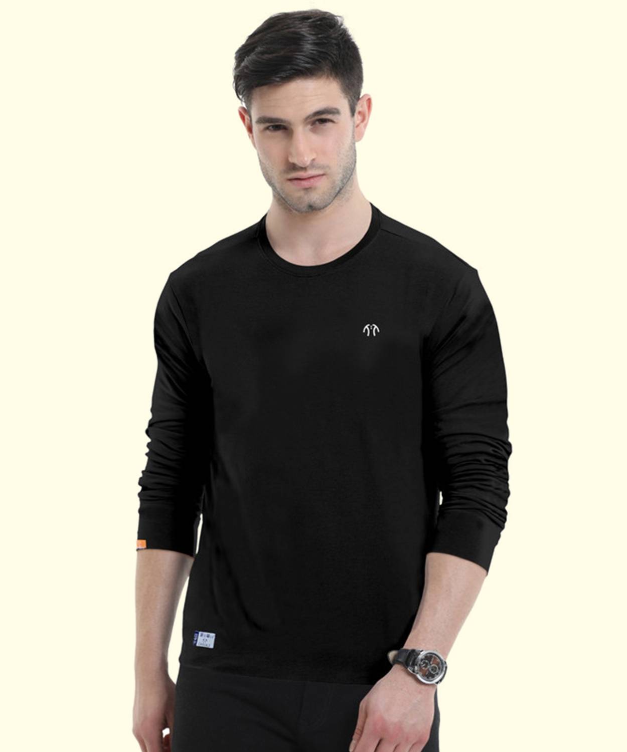 Triptee Men Solid Round Neck Pure Cotton Black T-Shirt
