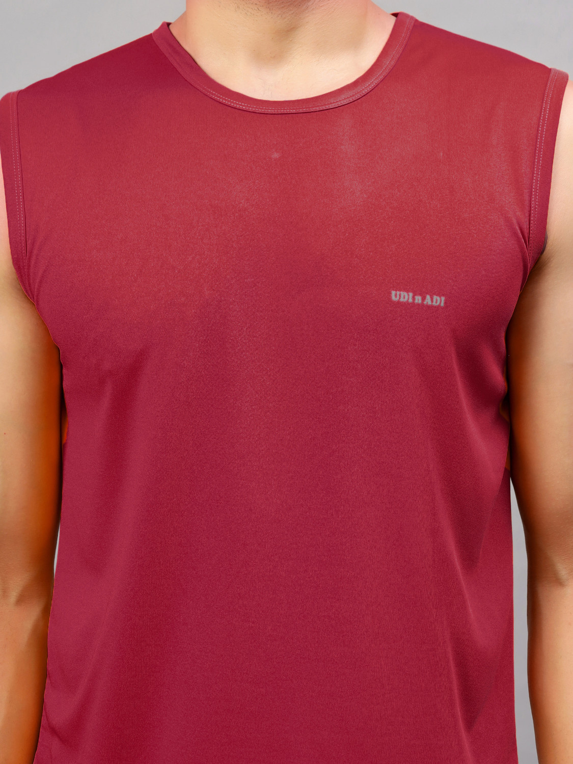 Image of UDI n ADI Solid Men Round Neck Maroon T-Shirt