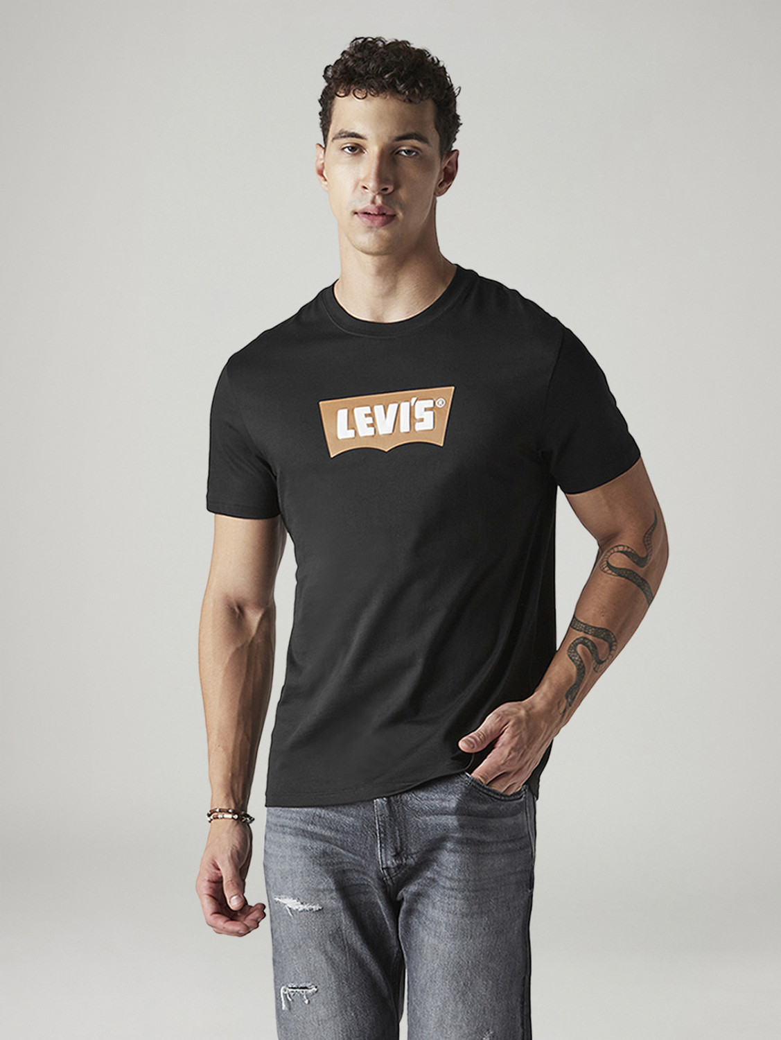 Image of LEVI'S Graphic Print Men Crew Neck Black T-Shirt