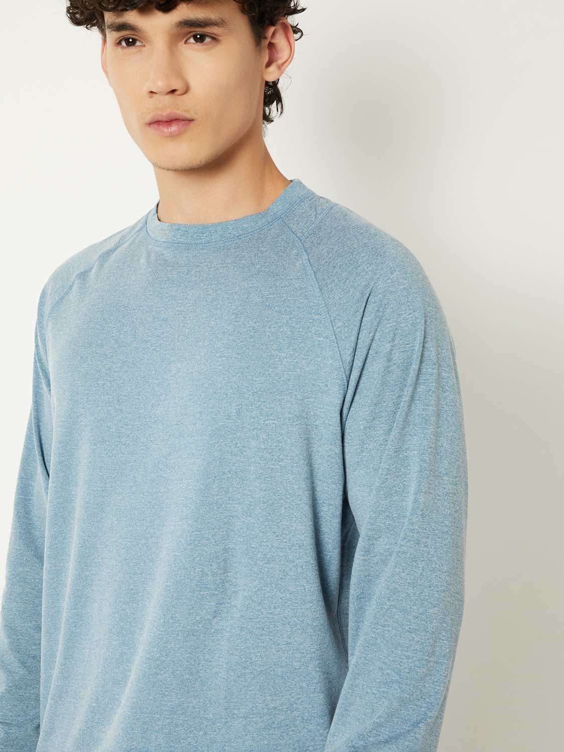 Image of MAX Solid Men Round Neck Blue T-Shirt