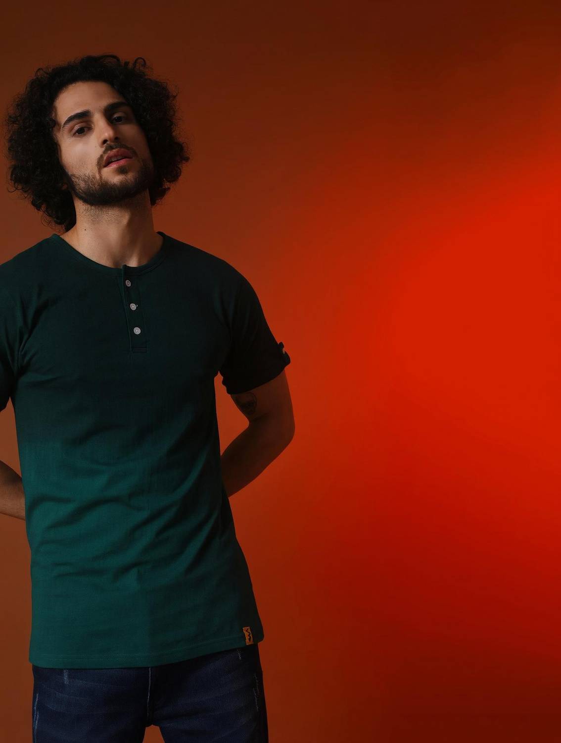 CAHOOT Solid Men Henley Neck Green T-Shirt