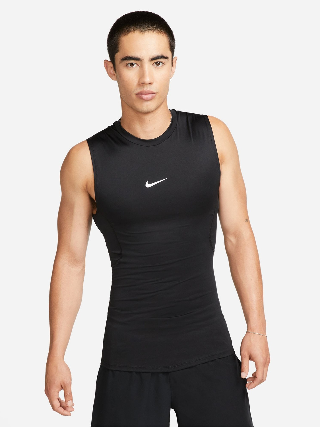 Image of NIKE Solid Men Round Neck Black T-Shirt
