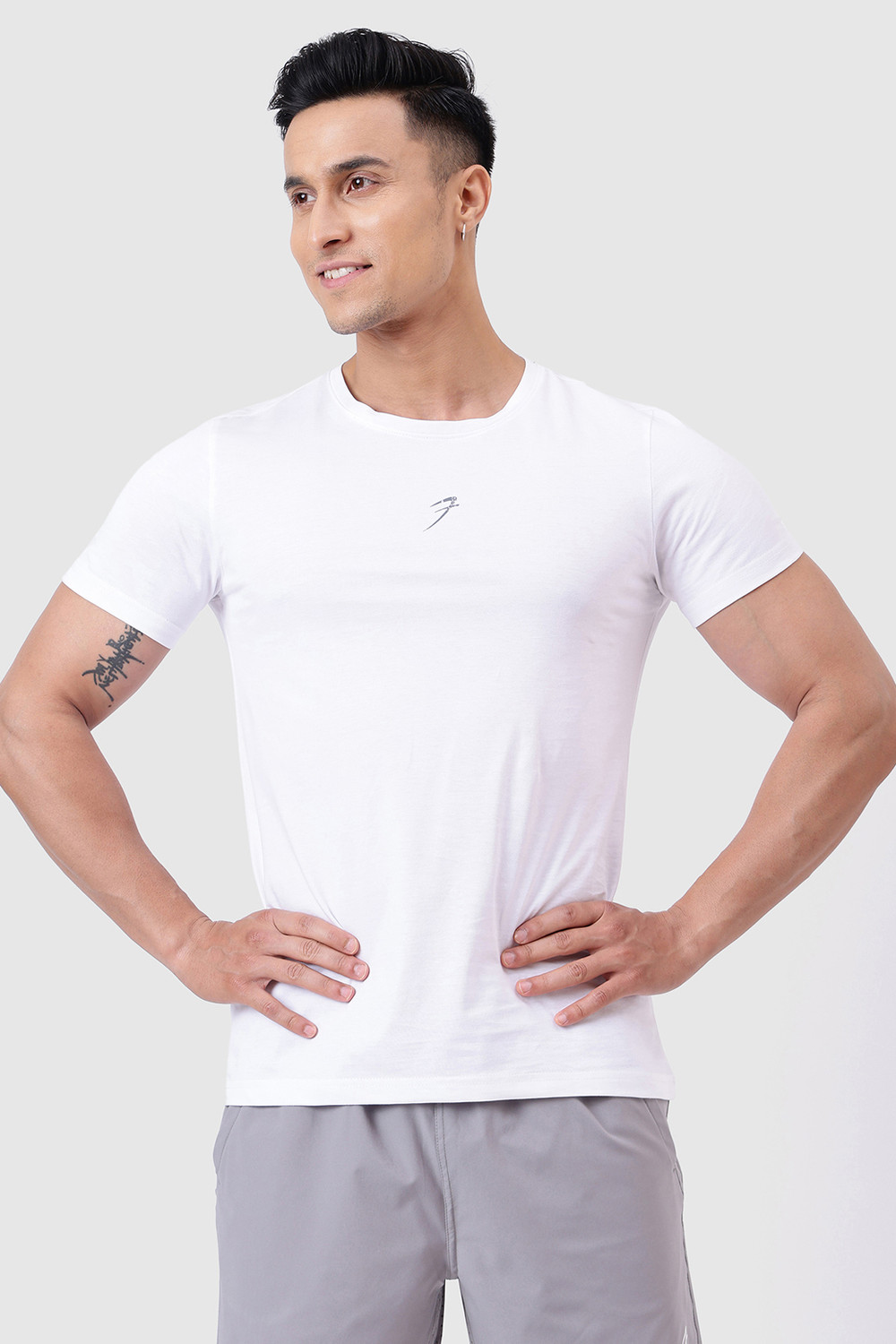 Image of FuaarK Solid Men Round Neck White T-Shirt