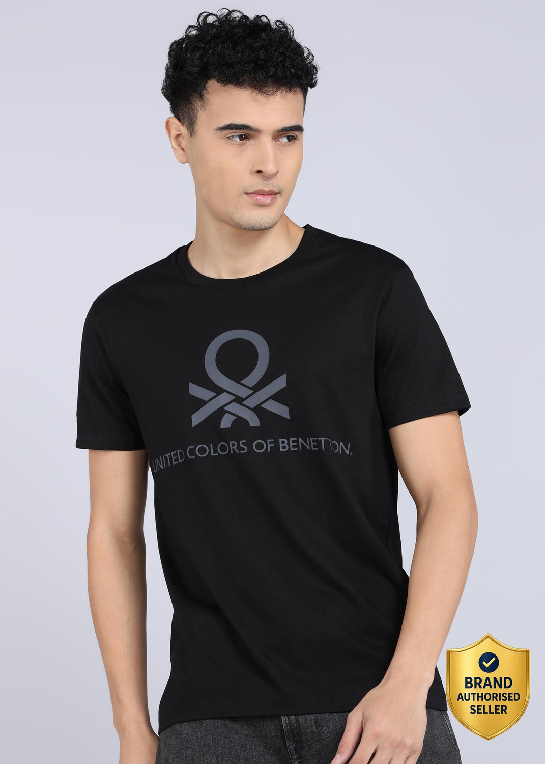 Image of United Colors of Benetton Graphic Print Men Round Neck Black T-Shirt