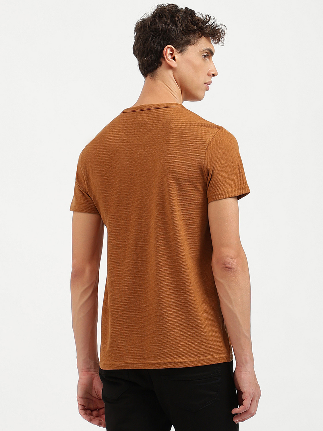 Image of United Colors of Benetton Solid Men Crew Neck Brown T-Shirt