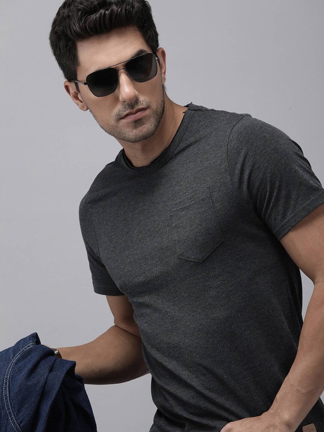 Roadster Men Solid Round Neck Pure Cotton Grey T-Shirt