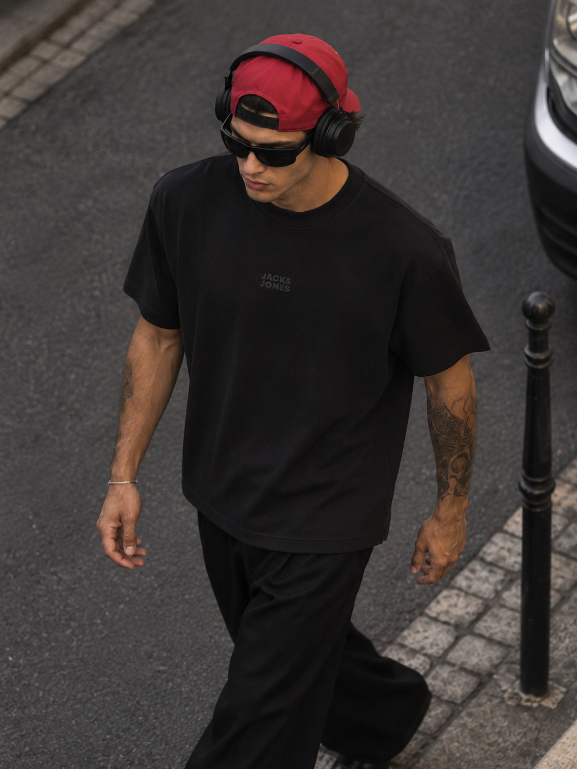 Image of JACK & JONES Solid Men Round Neck Black T-Shirt