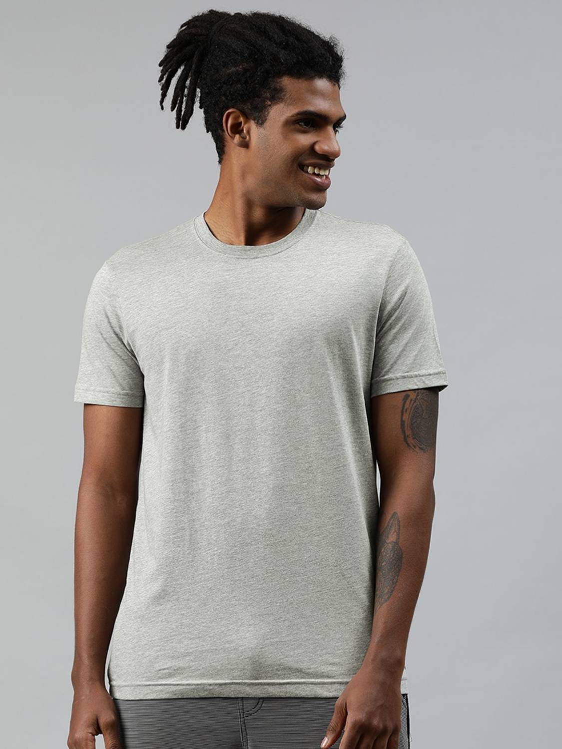 LEVI'S 025 Premium Soft Cotton Solid Round Neck Men Solid Round N
