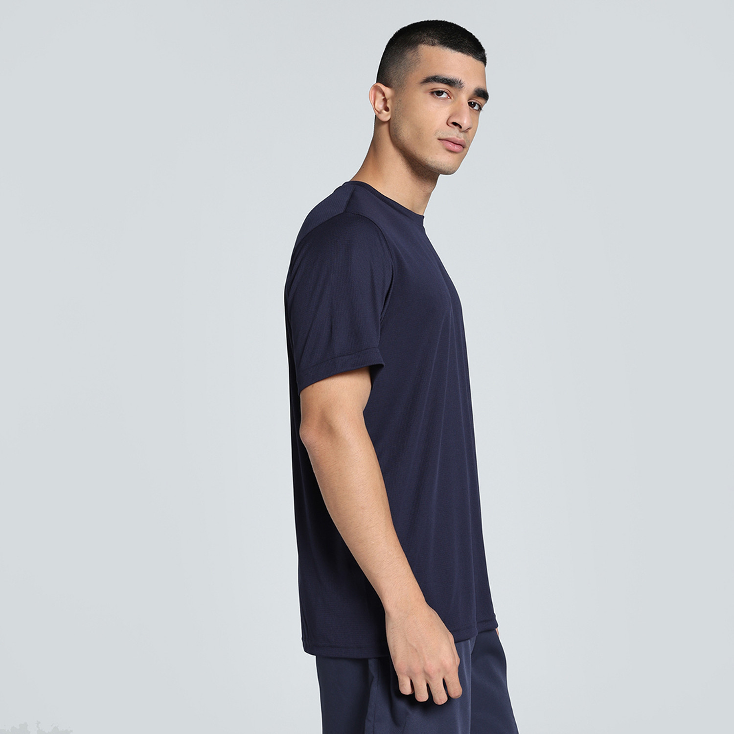 Image of PUMA Solid Men Crew Neck Blue T-Shirt