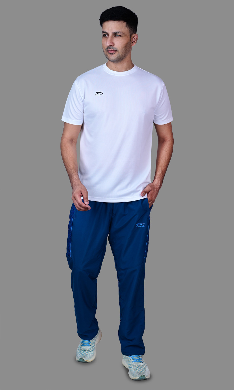Image of Shiv Naresh Solid Men Round Neck White T-Shirt