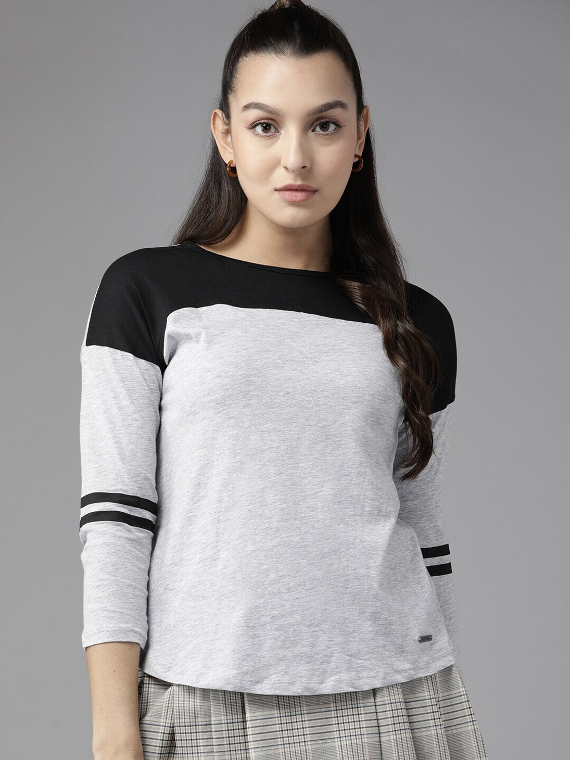 Image of Roadster Colorblock Women Round Neck Grey T-Shirt