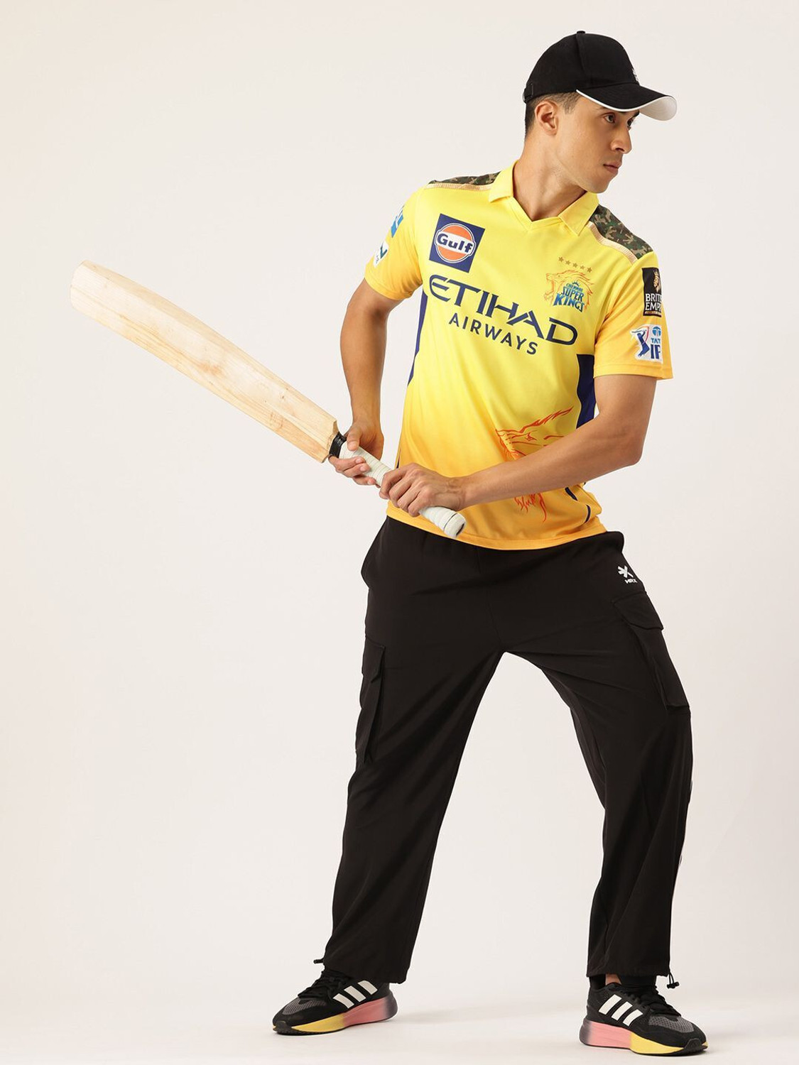 Image of playR Printed Men V Neck Yellow T-Shirt