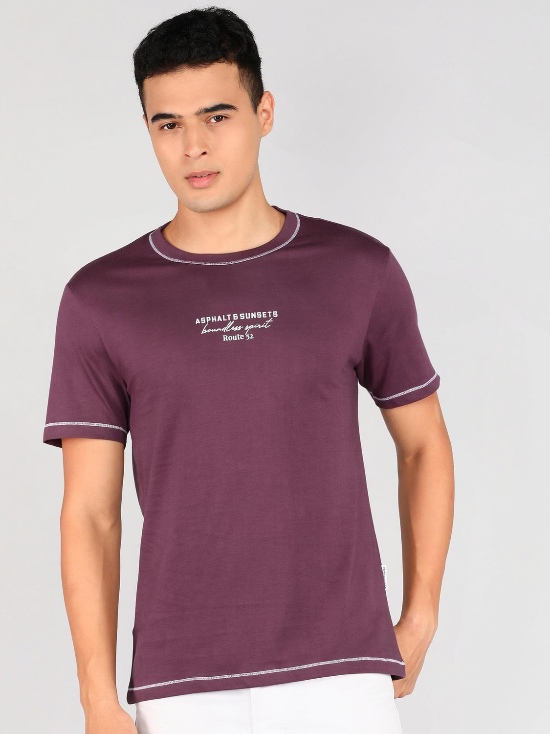 Image of Roadster Graphic Print Men Round Neck Purple T-Shirt