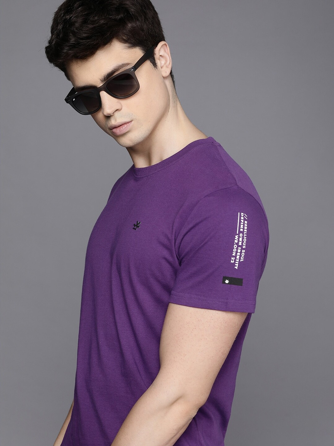 Image of WROGN Solid Men Crew Neck Purple T-Shirt