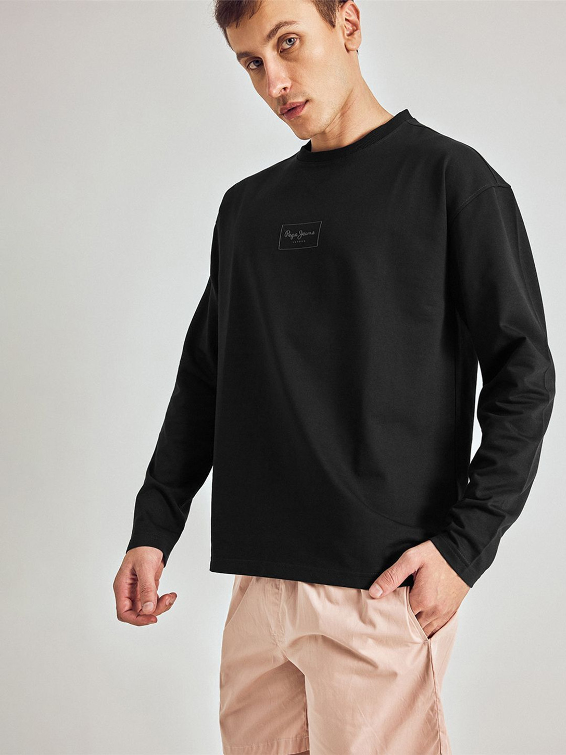 Image of Pepe Jeans Solid Men Round Neck Black T-Shirt