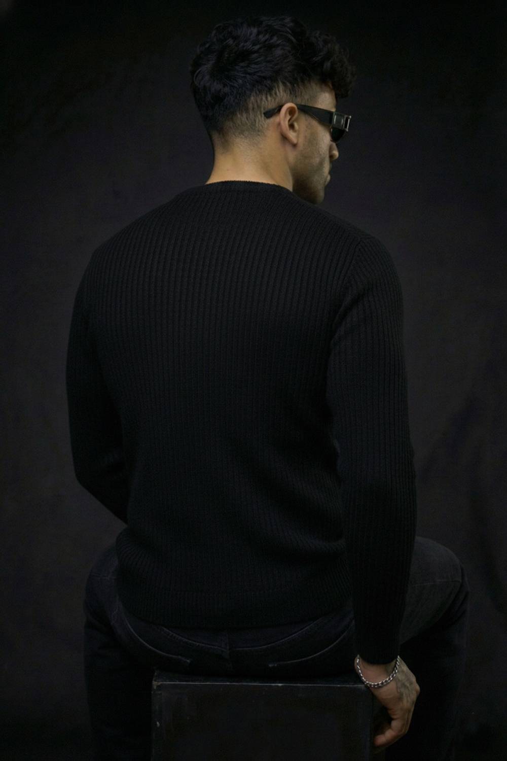 Flipkart SmartBuy Men's Solid Black Round Neck T-Shirt - Image 2