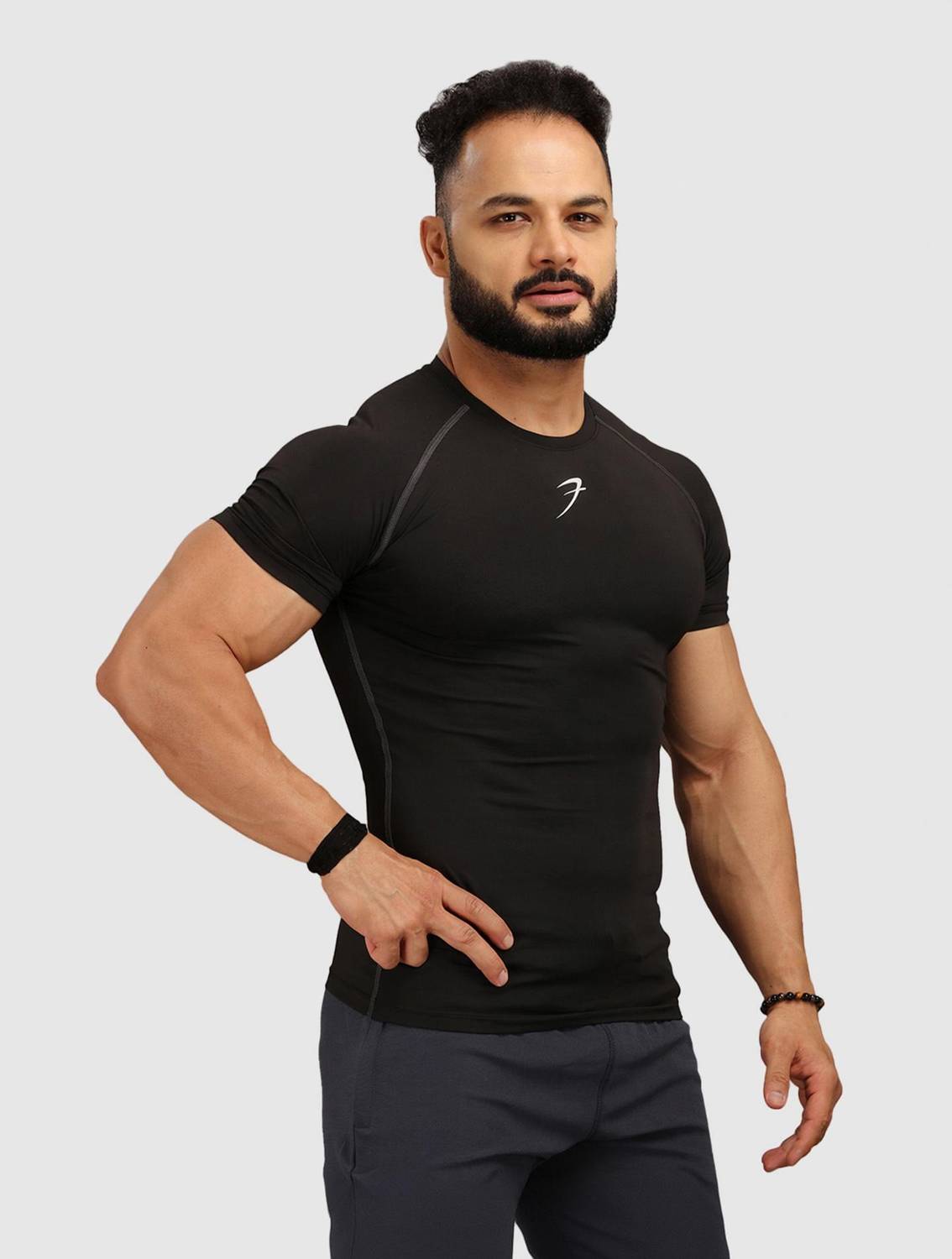 FuaarK Solid Men Round Neck Black T-Shirt