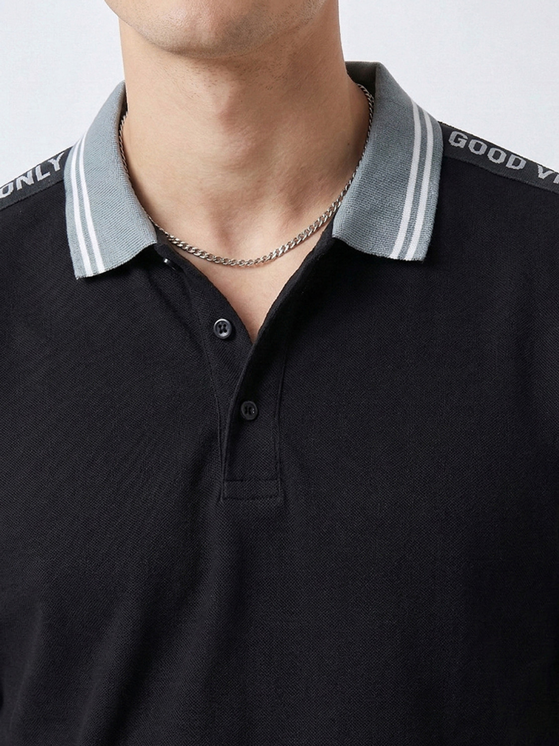 Image of STEVESTATUS Solid Men Polo Neck Black T-Shirt