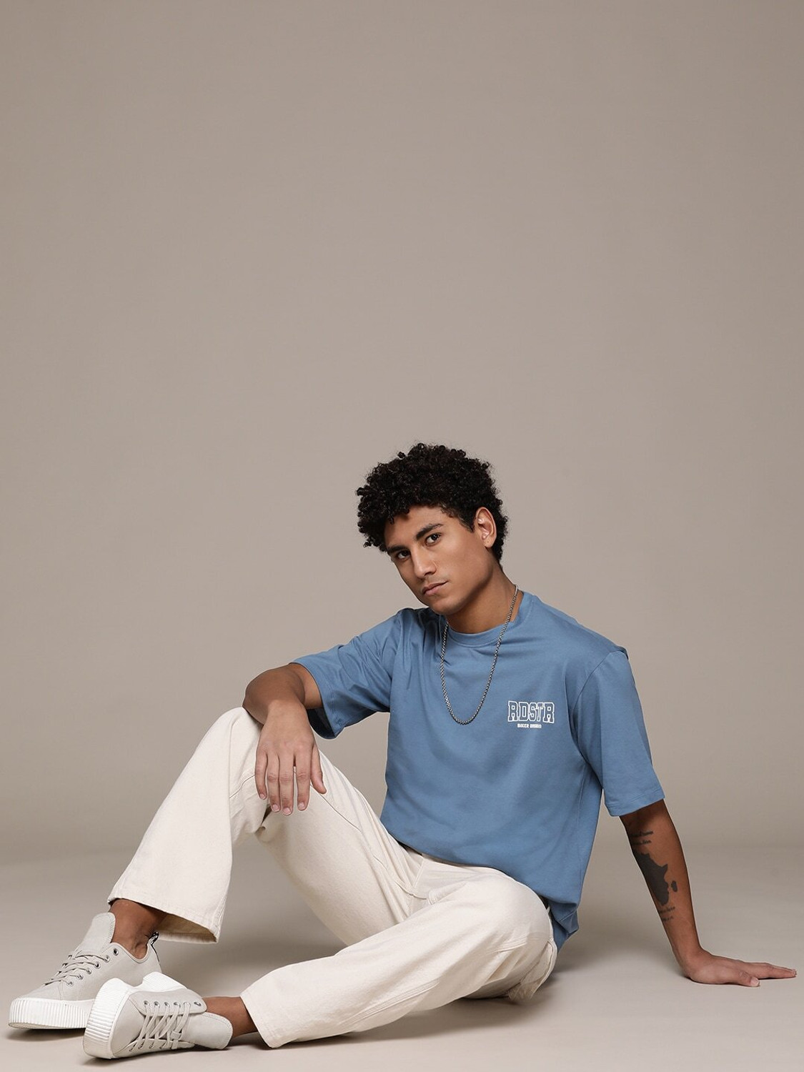 Image of Roadster Solid Men Round Neck Blue T-Shirt