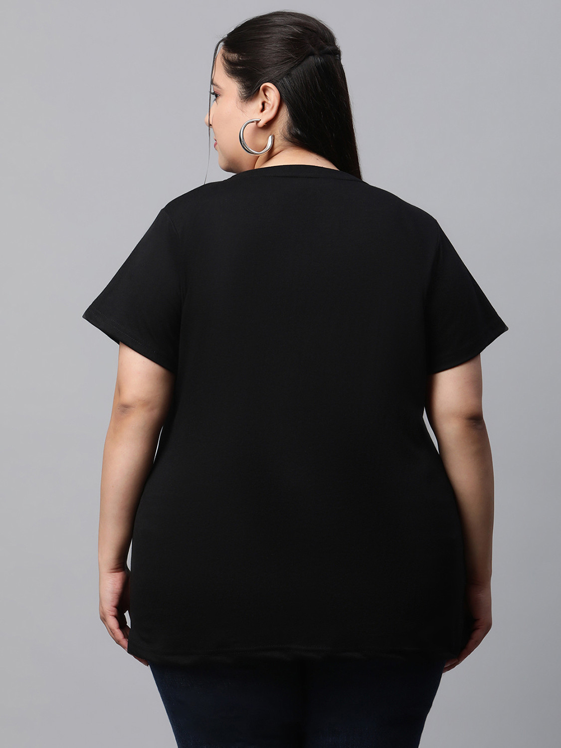 Image of UnaOne Solid Women Round Neck Black T-Shirt