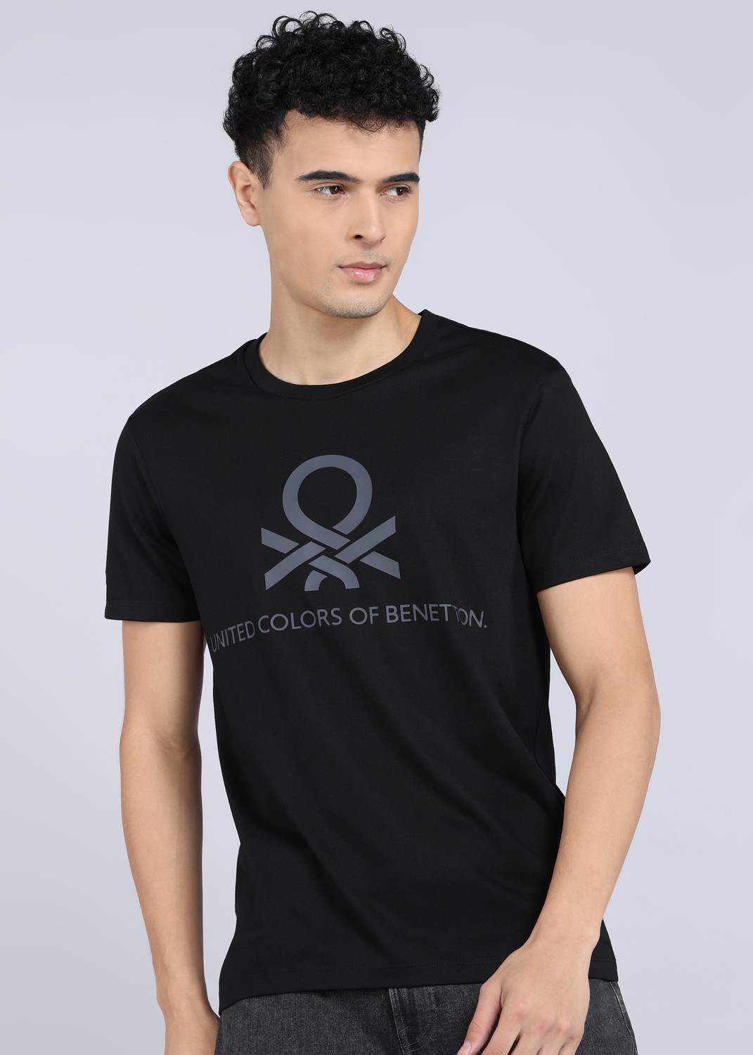 Image of United Colors of Benetton Graphic Print Men Round Neck Black T-Shirt