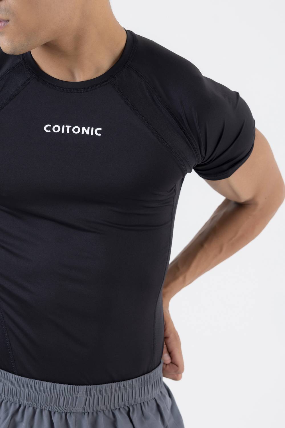 COITONIC Men Black Round Neck T-Shirt - Image 4
