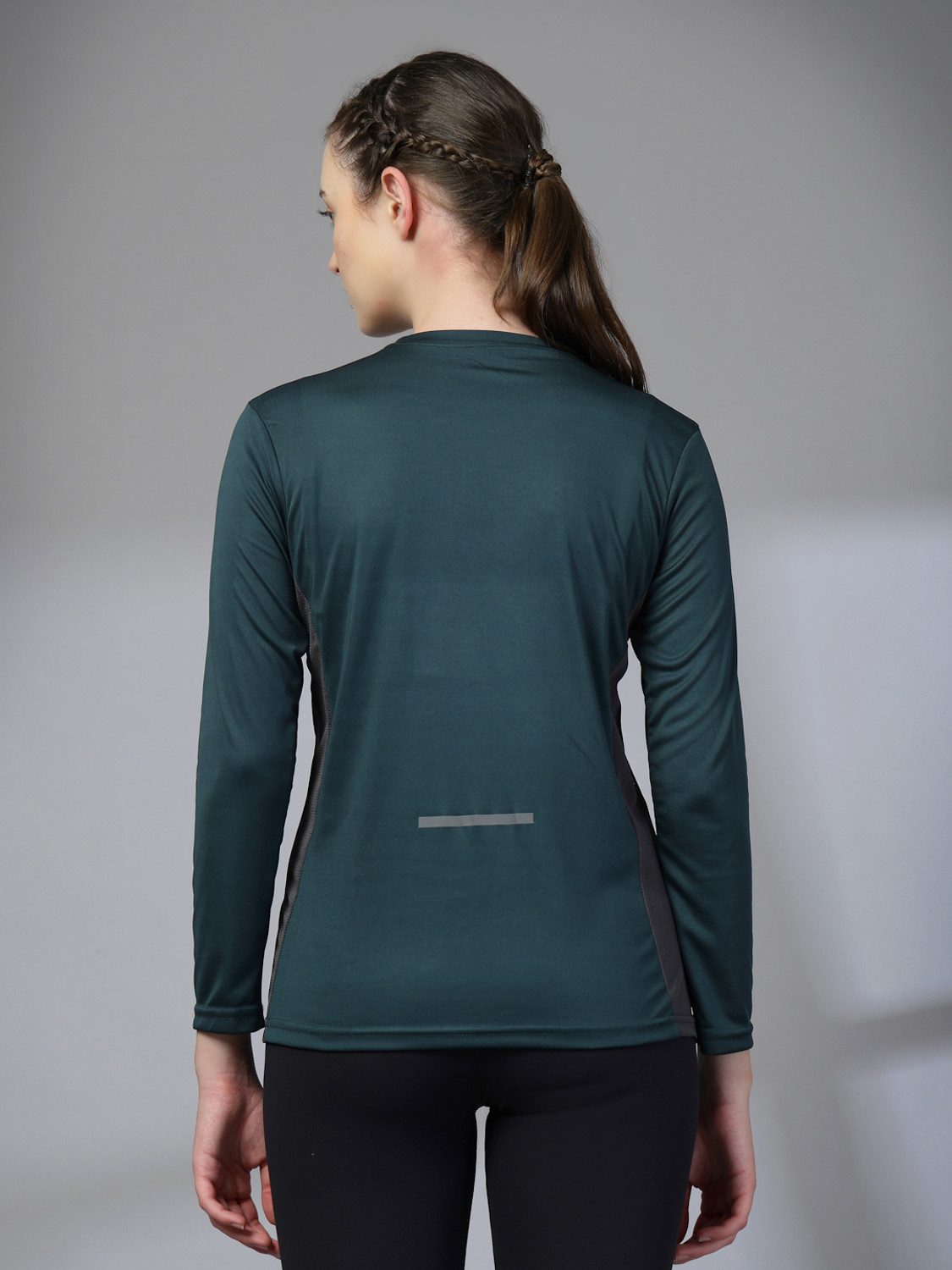 Image of CHKOKKO Solid Women Round Neck Green T-Shirt