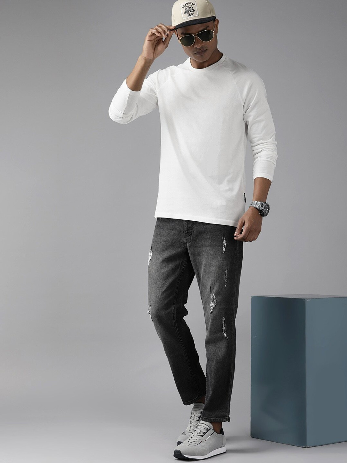 Image of Roadster Solid Men Round Neck White T-Shirt
