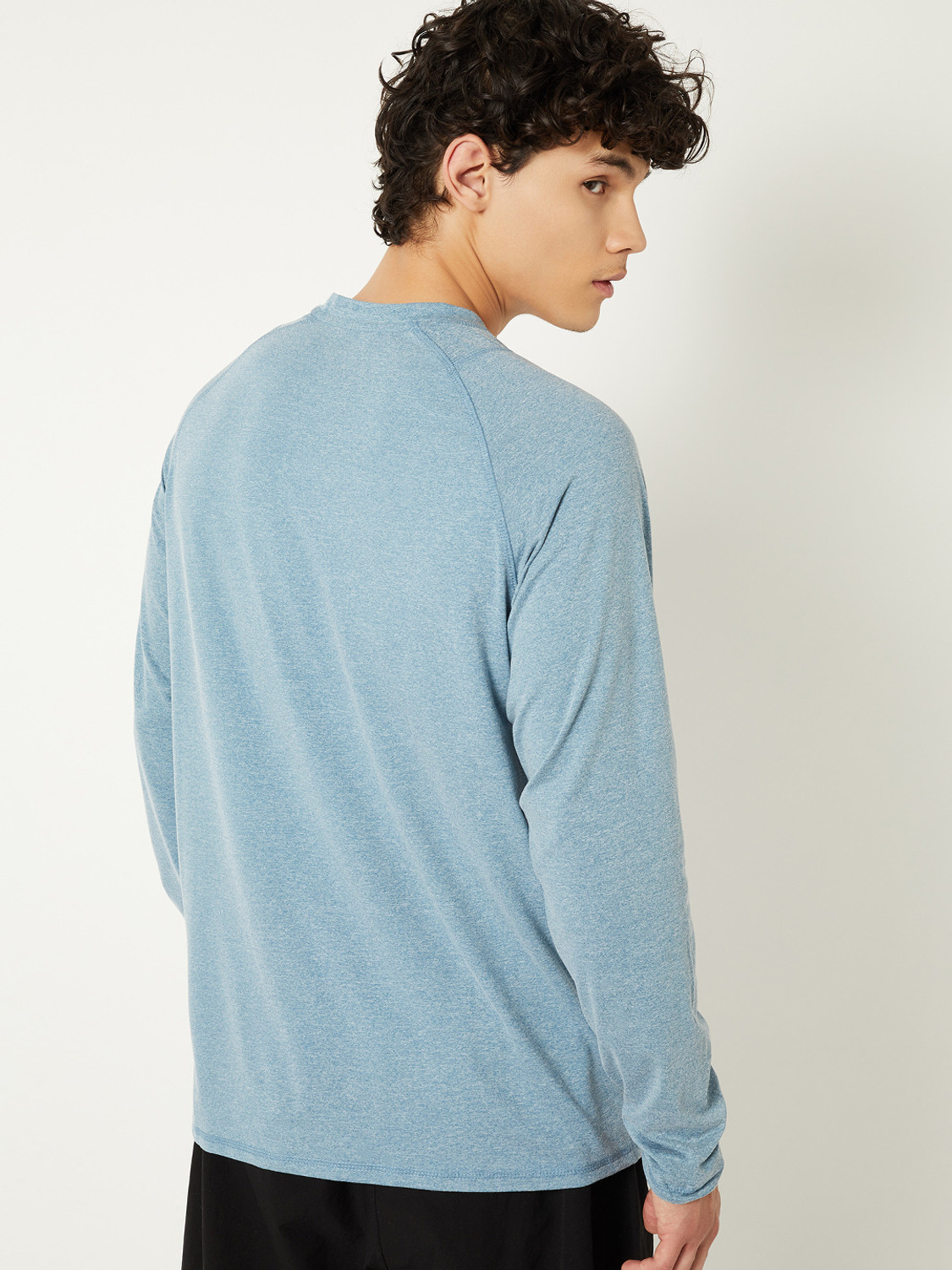 Image of MAX Solid Men Round Neck Blue T-Shirt