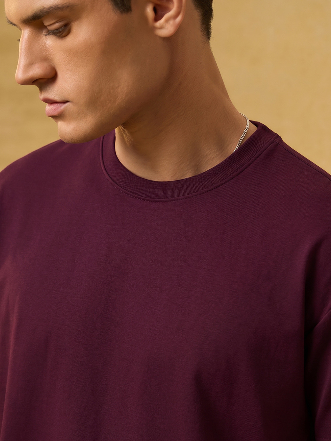 Image of The Souled Store Solid Men Round Neck Maroon T-Shirt