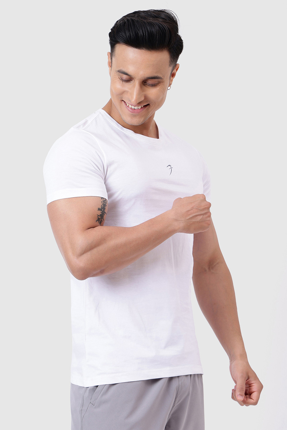 Image of FuaarK Solid Men Round Neck White T-Shirt