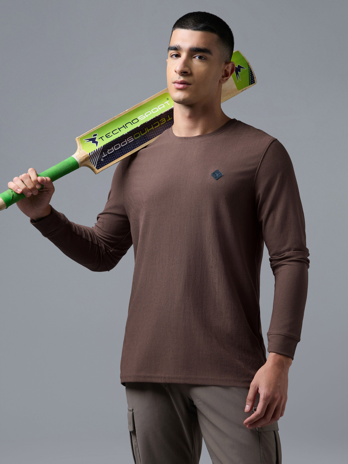 Image of TECHNOSPORT Solid Men Round Neck Brown T-Shirt