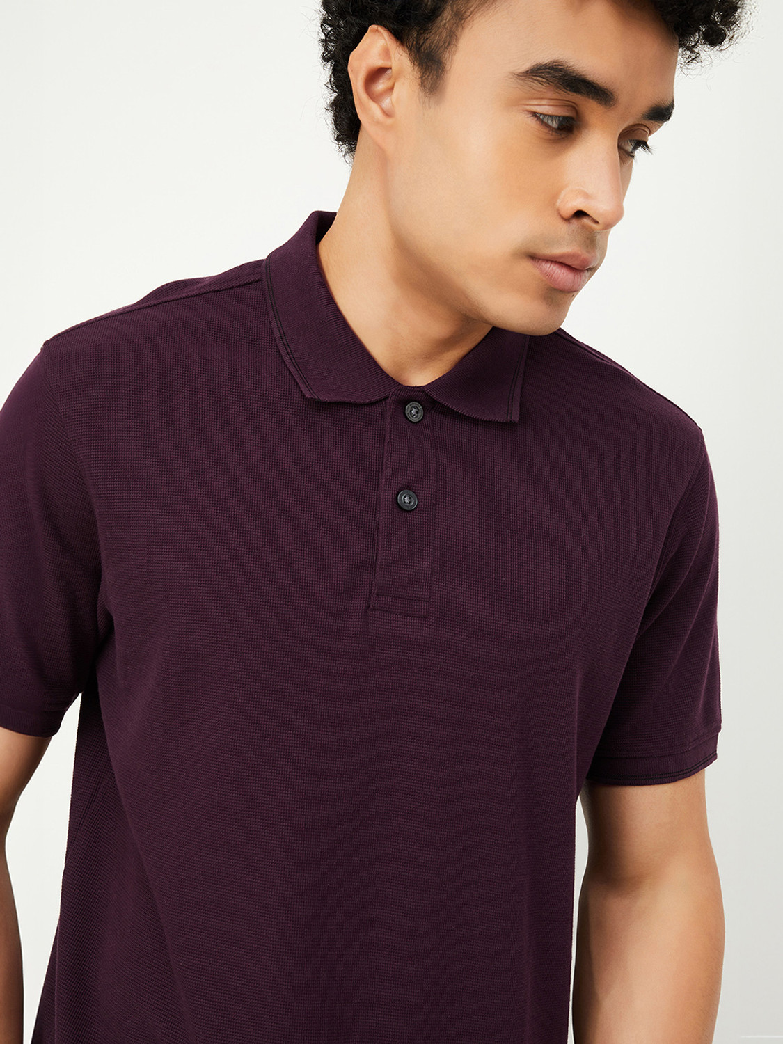 Image of MAX Solid Men Round Neck Purple T-Shirt