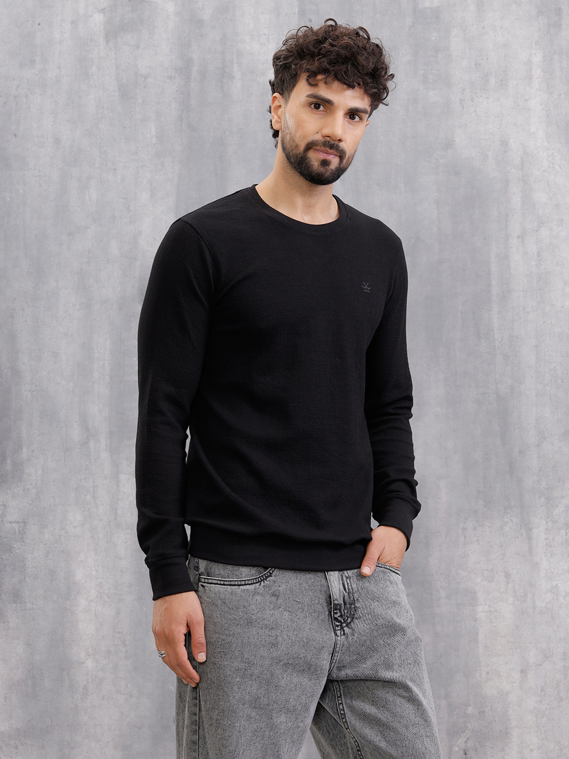 Image of WROGN Men Solid Crew Neck Pure Cotton Black T-Shirt