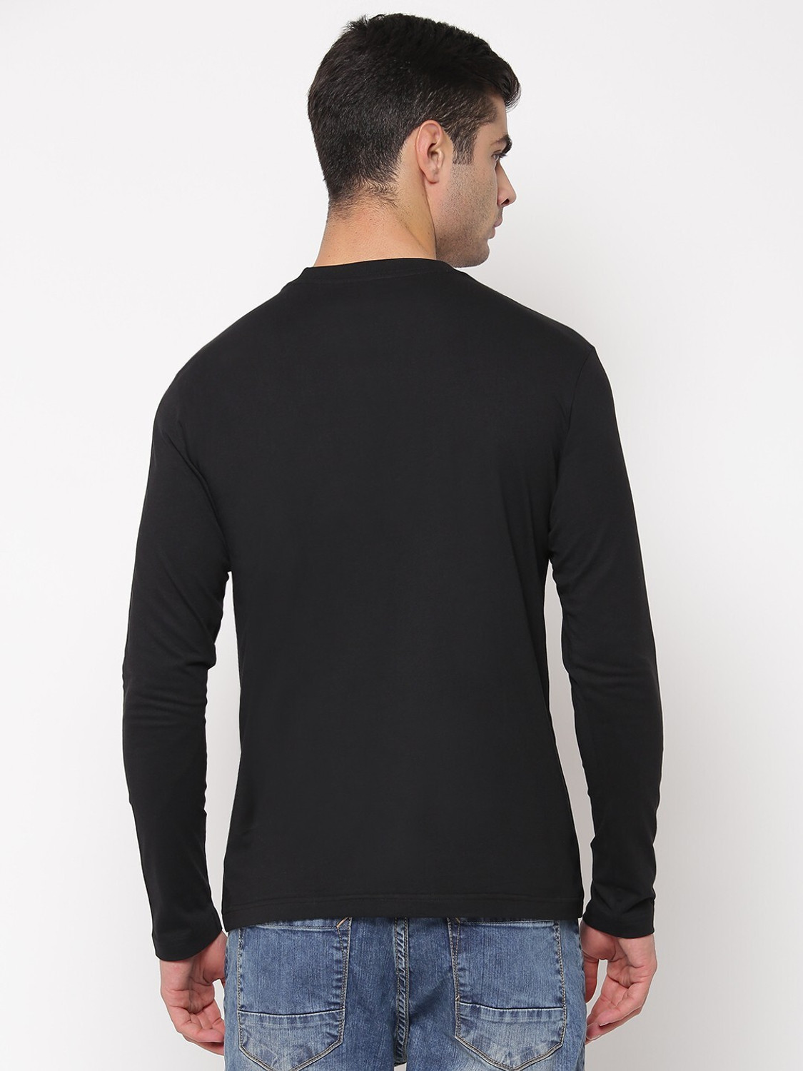 Image of LEVI'S Solid Men Round Neck Black T-Shirt