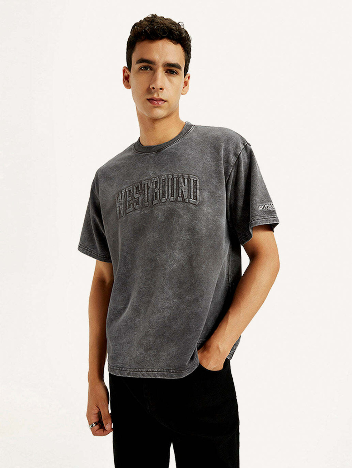 Image of LEVI'S Graphic Print Men Crew Neck Grey T-Shirt