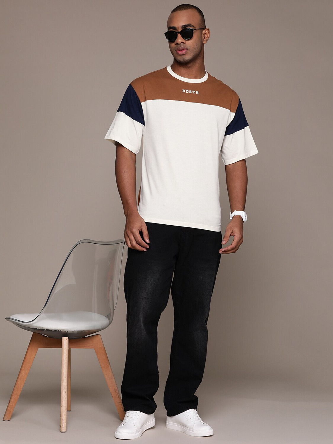 Image of Roadster Colorblock Men Round Neck Brown T-Shirt