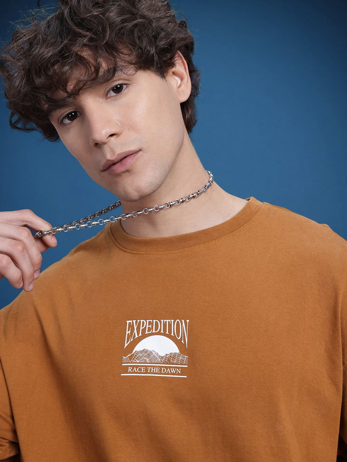 Image of Roadster Solid Men Round Neck Brown T-Shirt