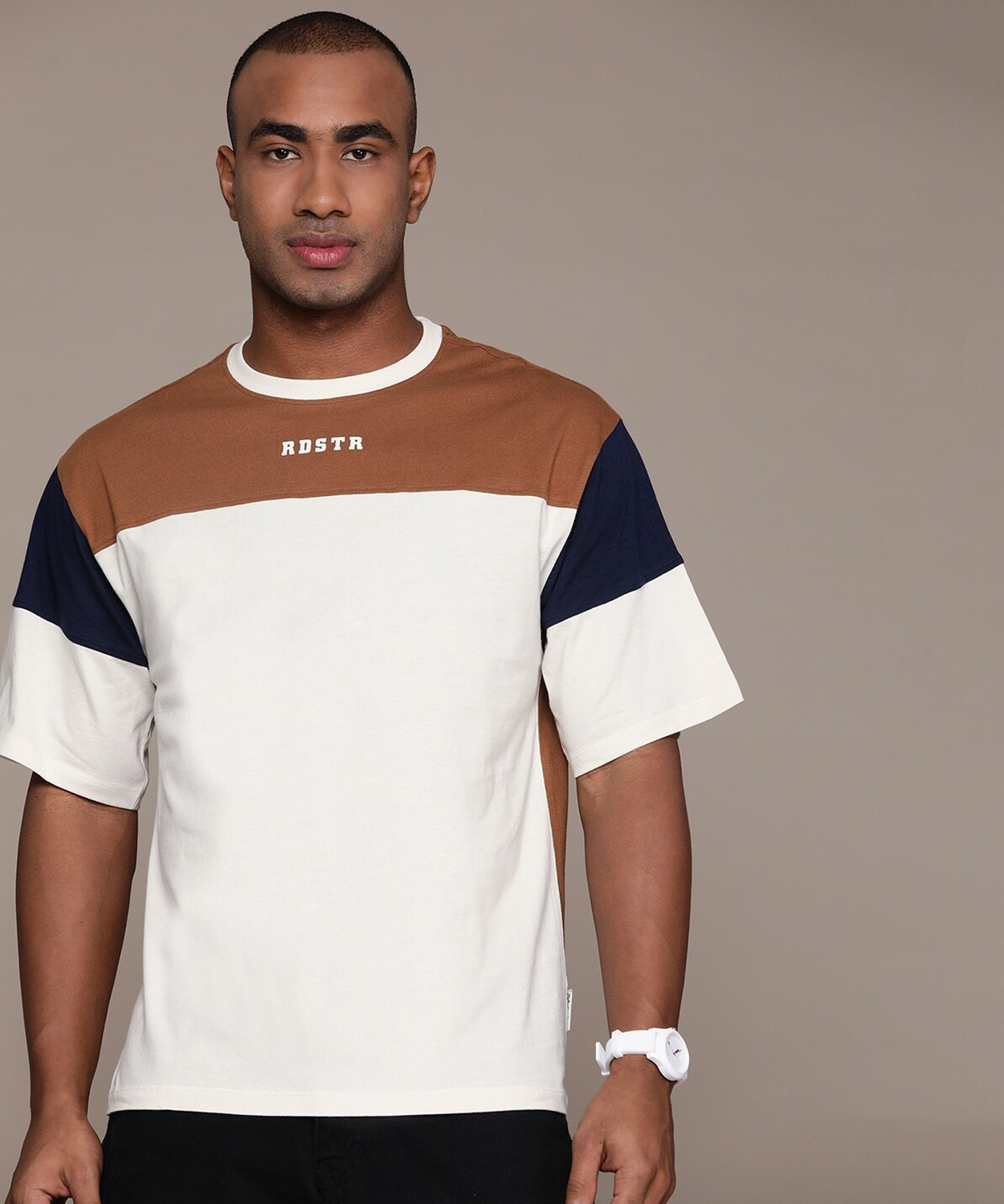 Image of Roadster Colorblock Men Round Neck Brown T-Shirt