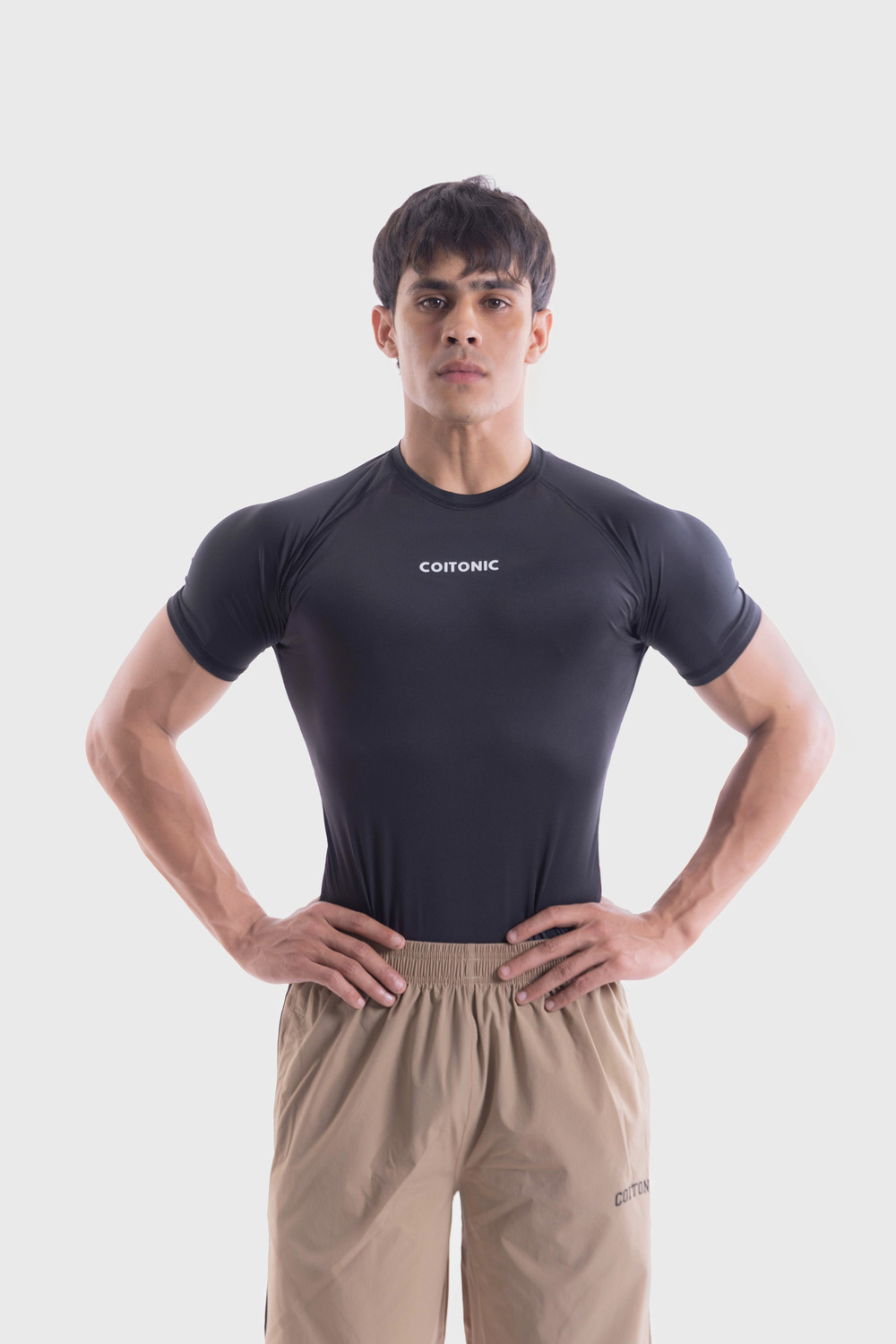 Image of COITONIC Solid Men Round Neck Black T-Shirt
