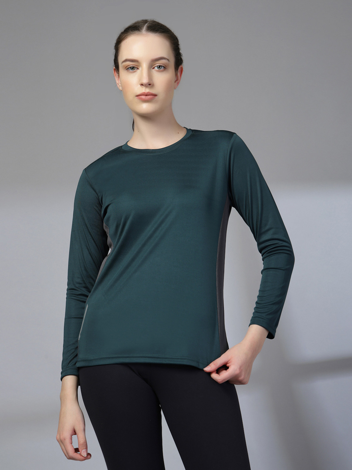Image of CHKOKKO Solid Women Round Neck Green T-Shirt