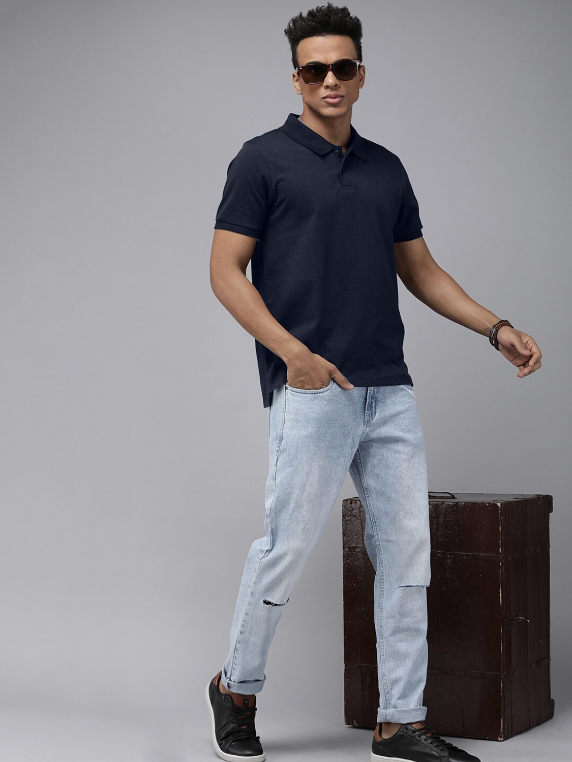 Image of Roadster Solid Men Round Neck Blue T-Shirt