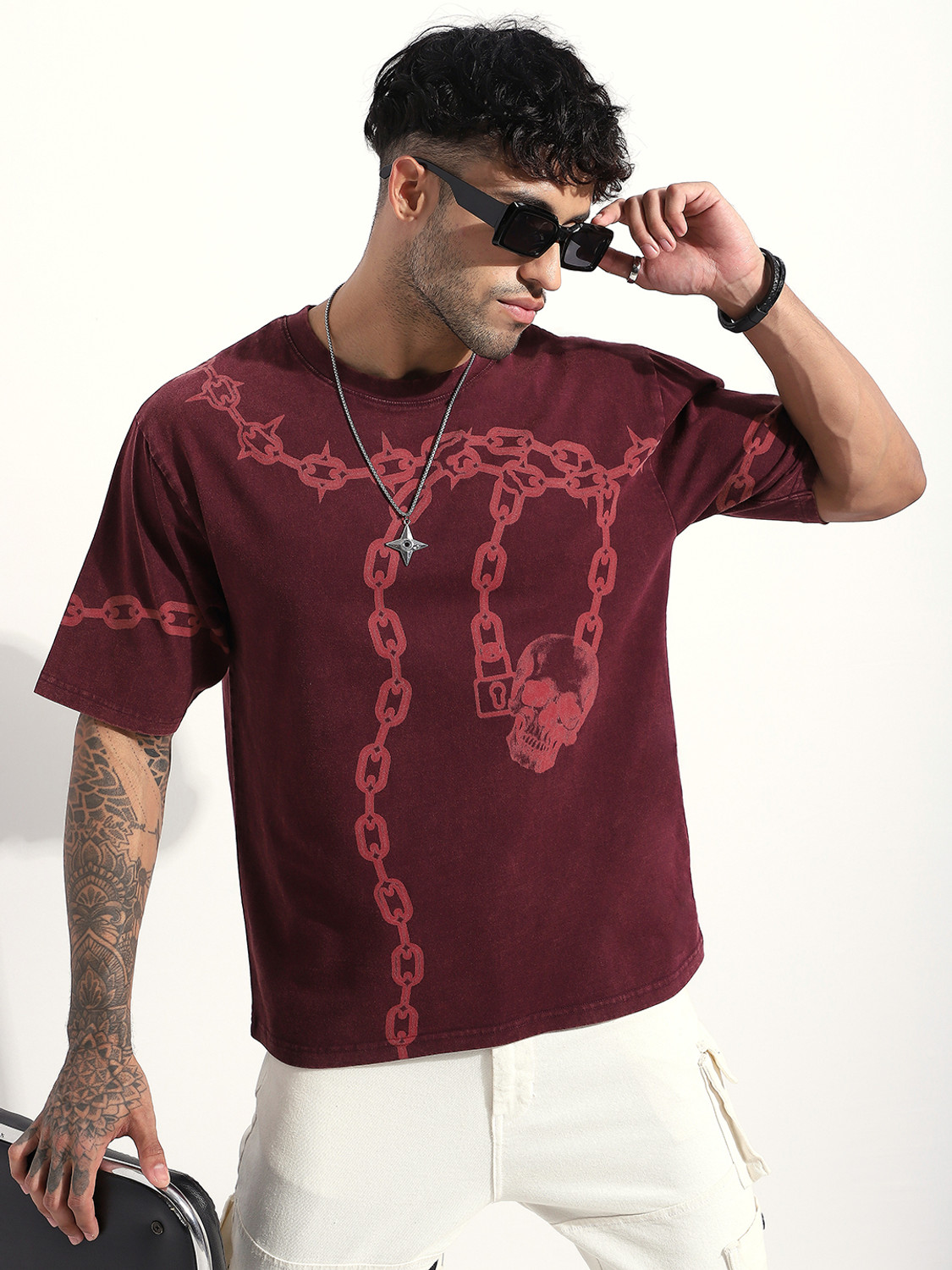 Image of DIFFERENCE OF OPINION Printed Men Round Neck Maroon T-Shirt