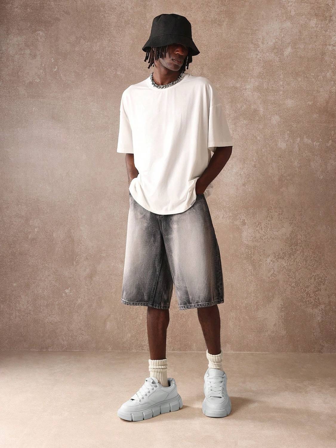 Relva Men White Round Neck T-Shirt - Image 3