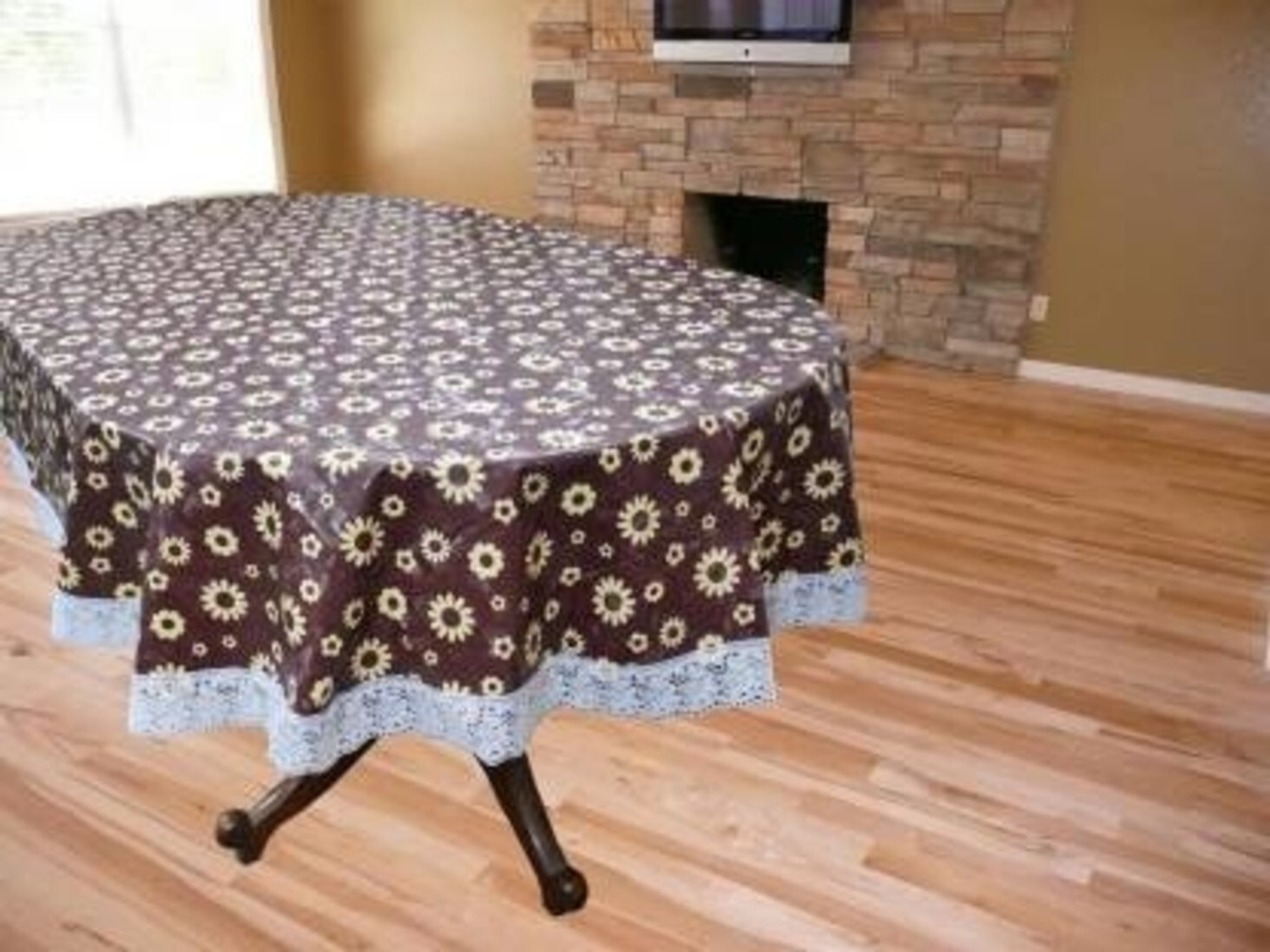 Image of ZITIN PVC 6 Seater Floral Table Cover