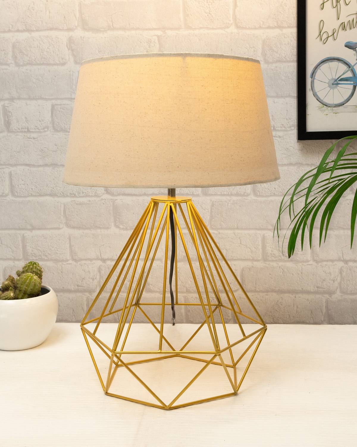 Homesake Modern Farmhouse Metal Diamond Desk Table Lamp with Ligh
