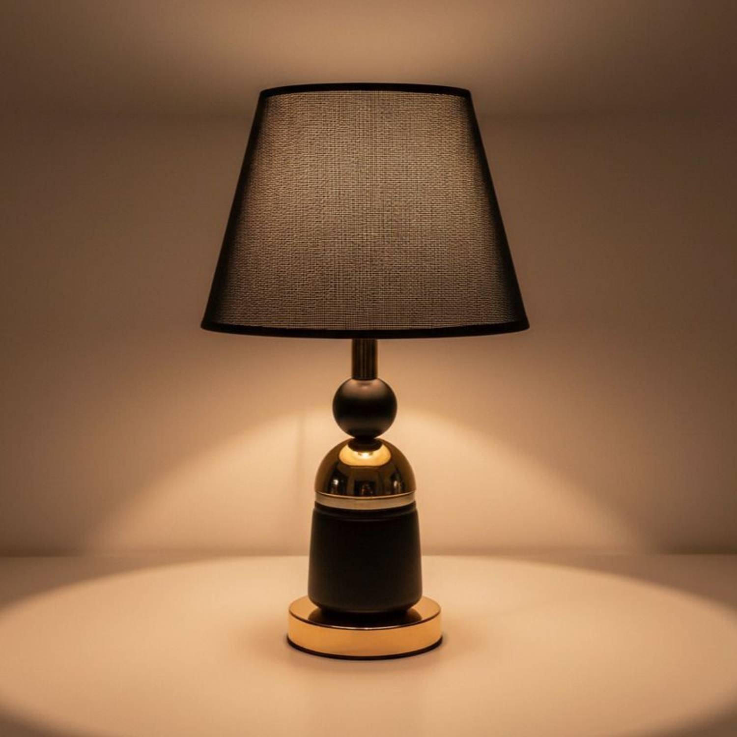 ELARE Modern Gold & Black Decorative Table Lamp Table Lamp (45 cm