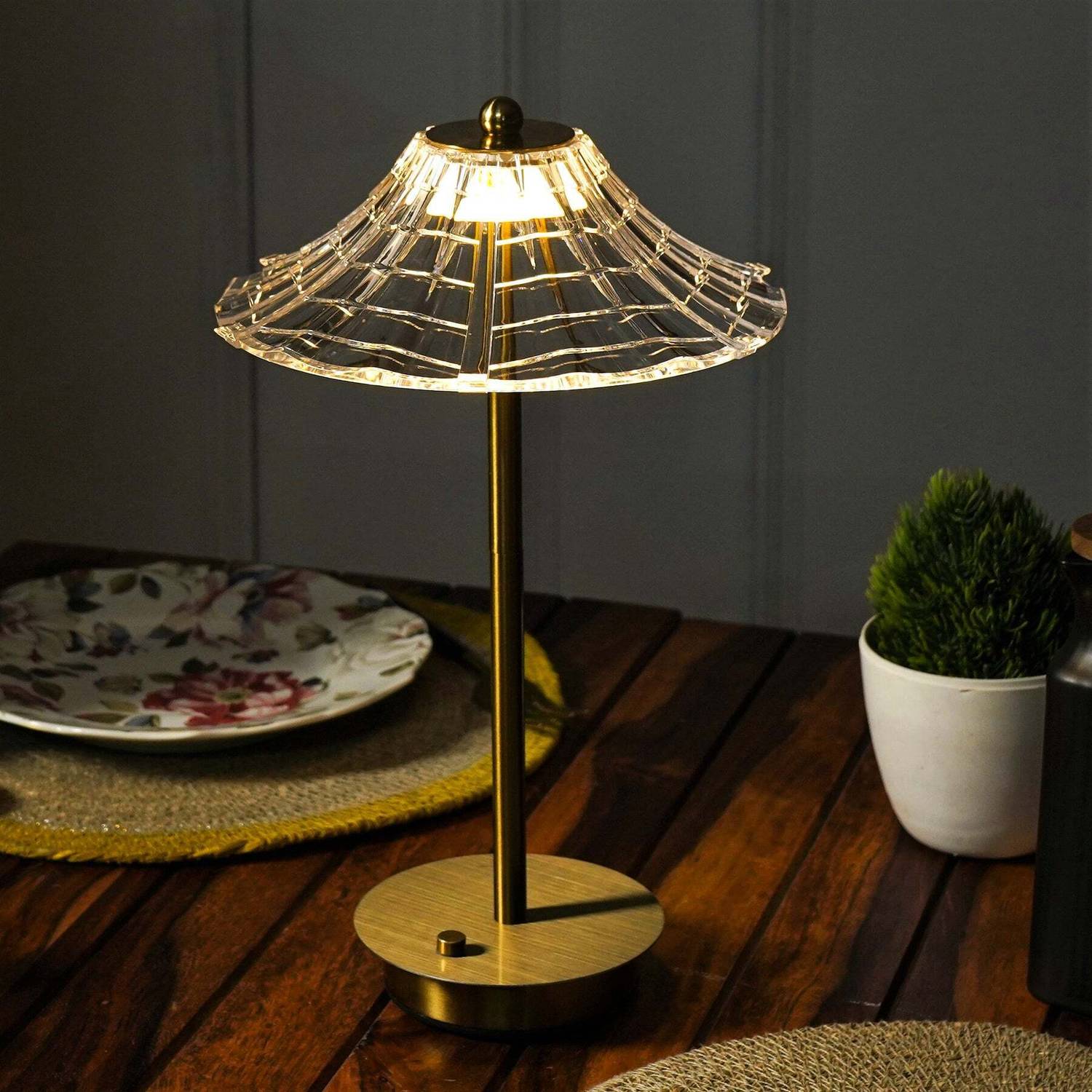 The Artment Summerhouse Gold Table Lamp Table Lamp (23.11 cm, Gol